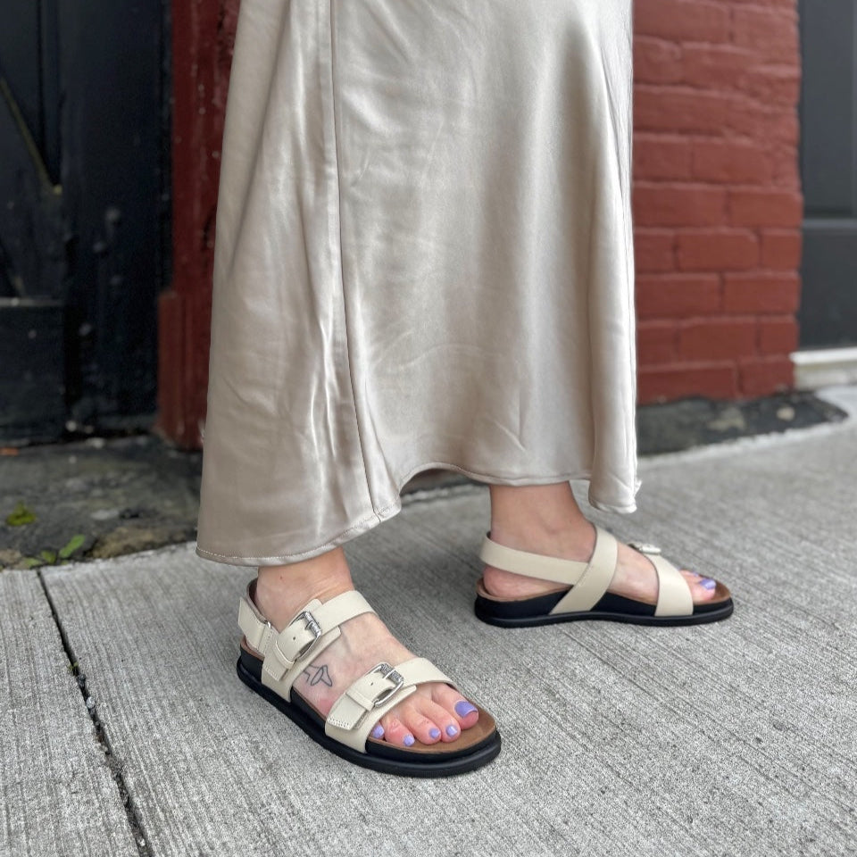 VAGABOND SHOEMAKERS - EFFIE SANDAL IN OFF WHITE LEATHER