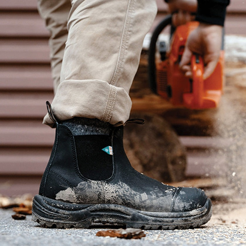BLUNDSTONE 168 WORK SAFETY RUBBER CAP TOE BOOT IN BLACK LEATHER