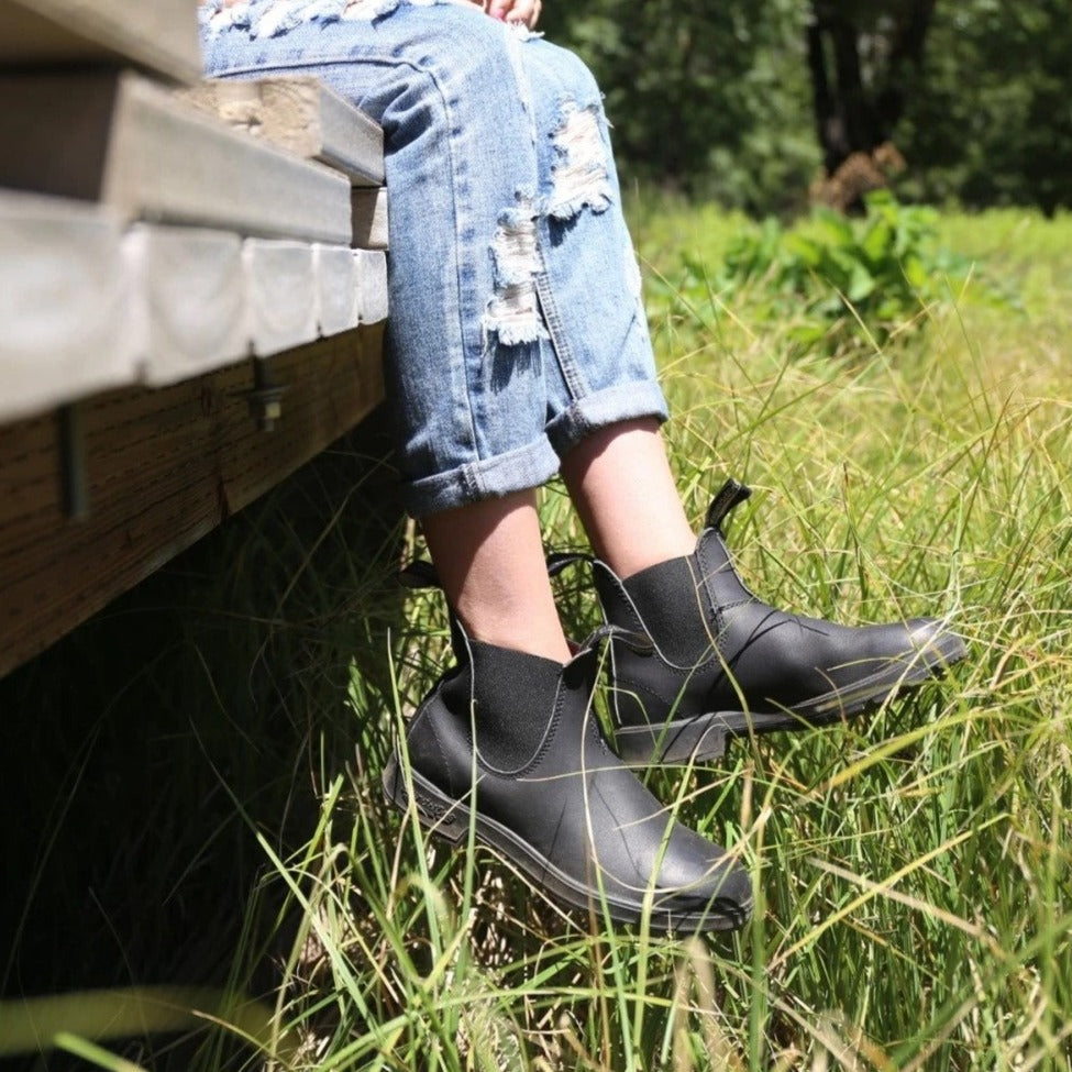 BLUNDSTONE 558 CLASSIC BOOT IN BLACK LEATHER