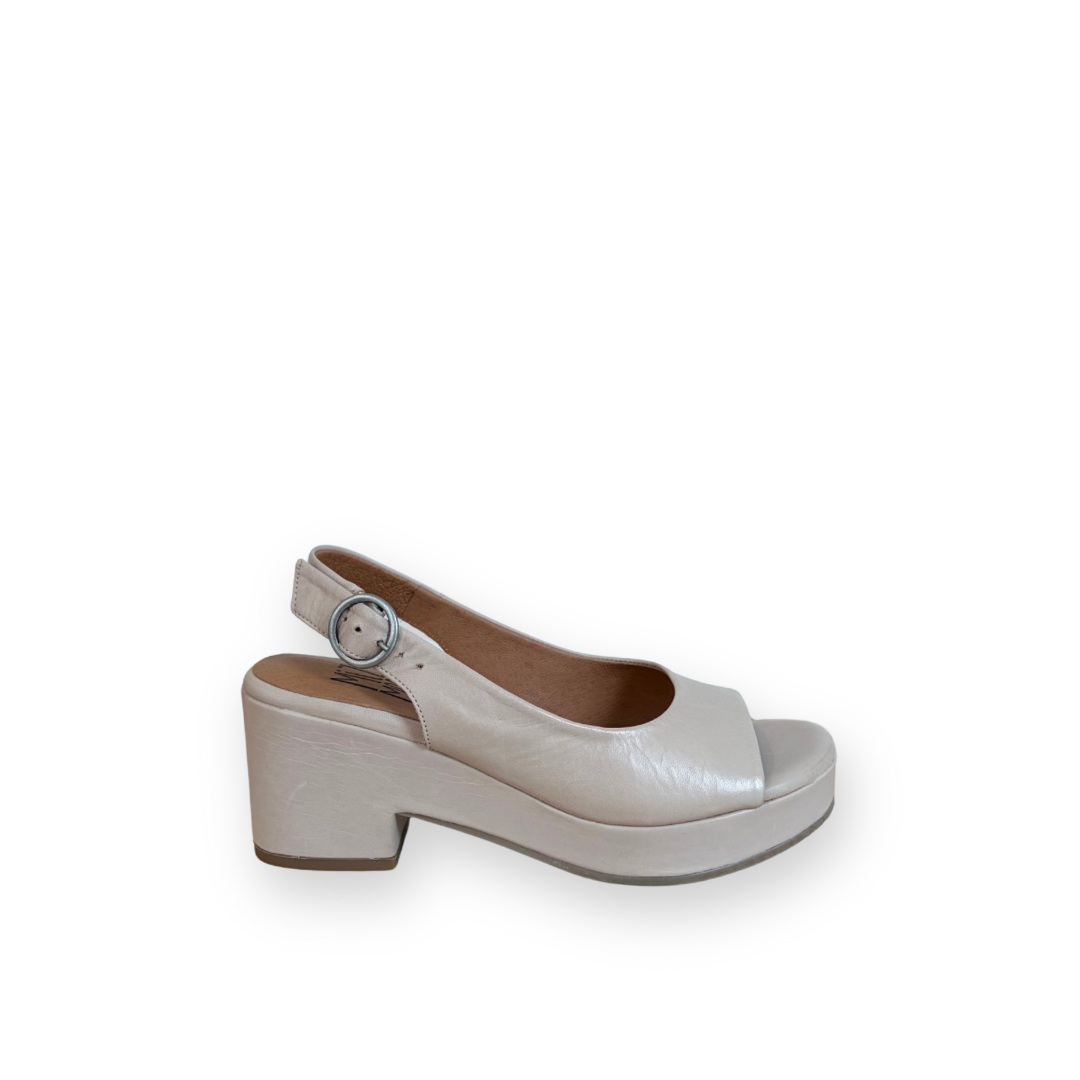 MIZ MOOZ - GENNIE SLINGBACK SANDAL IN CREAM LEATHER