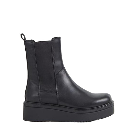 VAGABOND SHOEMAKERS - TARA BOOT IN BLACK LEATHER