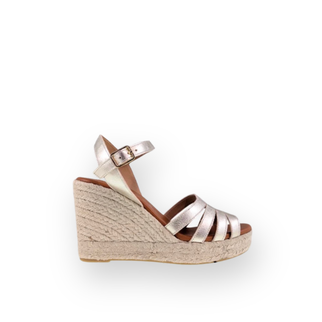 ATELIERS - NOLITA WEDGE SANDAL IN GOLD LEATHER