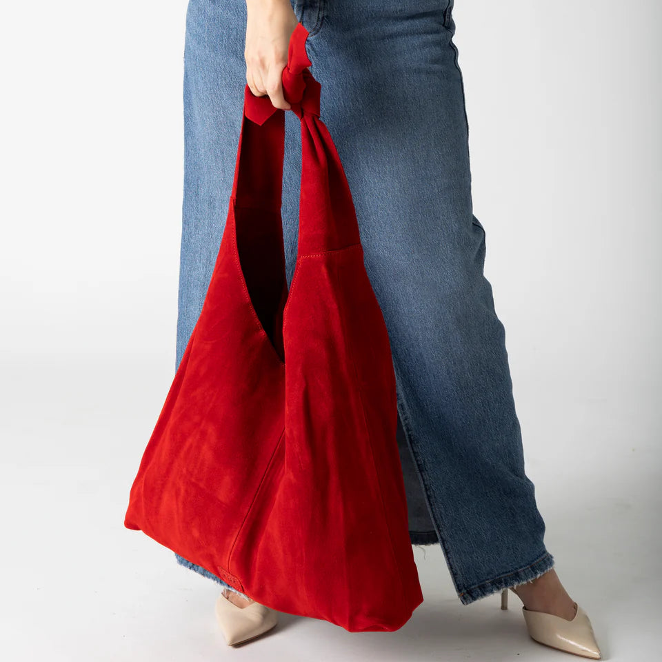 RISA - KNOT TOTE BAG IN RED SUEDE