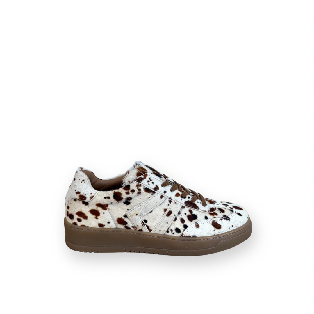 MIZ MOOZ - ODESSEY SNEAKER IN WHITE NATURAL COW PRINT PONY HAIR
