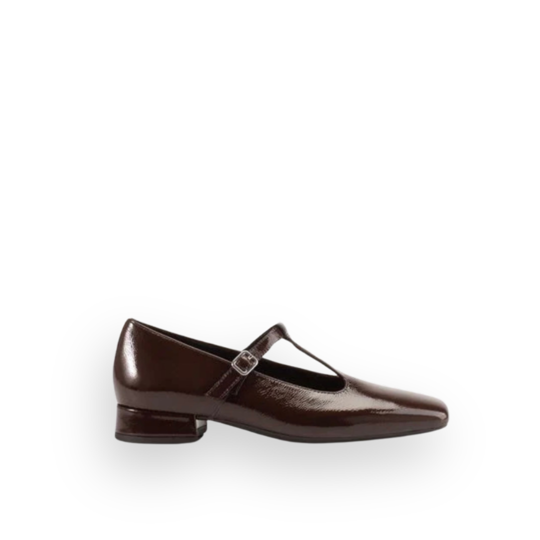 VAGABOND SHOEMAKERS - DEBBI MARY-JANE PUMP IN DARK BROWN PATENT LEATHER