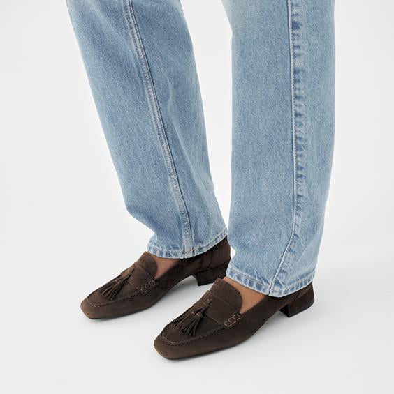 VAGABOND SHOEMAKERS - DEBBI LOAFER IN BROWN SUEDE