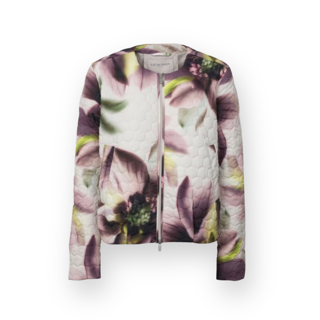 ILSE JACOBSEN - SHORT QUILTED JACKET IN LIGHT PHOTORISTIC FLOWER HONEYCOMBE