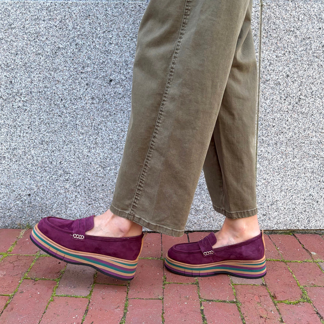 DJANGO & JULIETTE - GLAMMS PLATFORM LOAFER IN BORDO SUEDE
