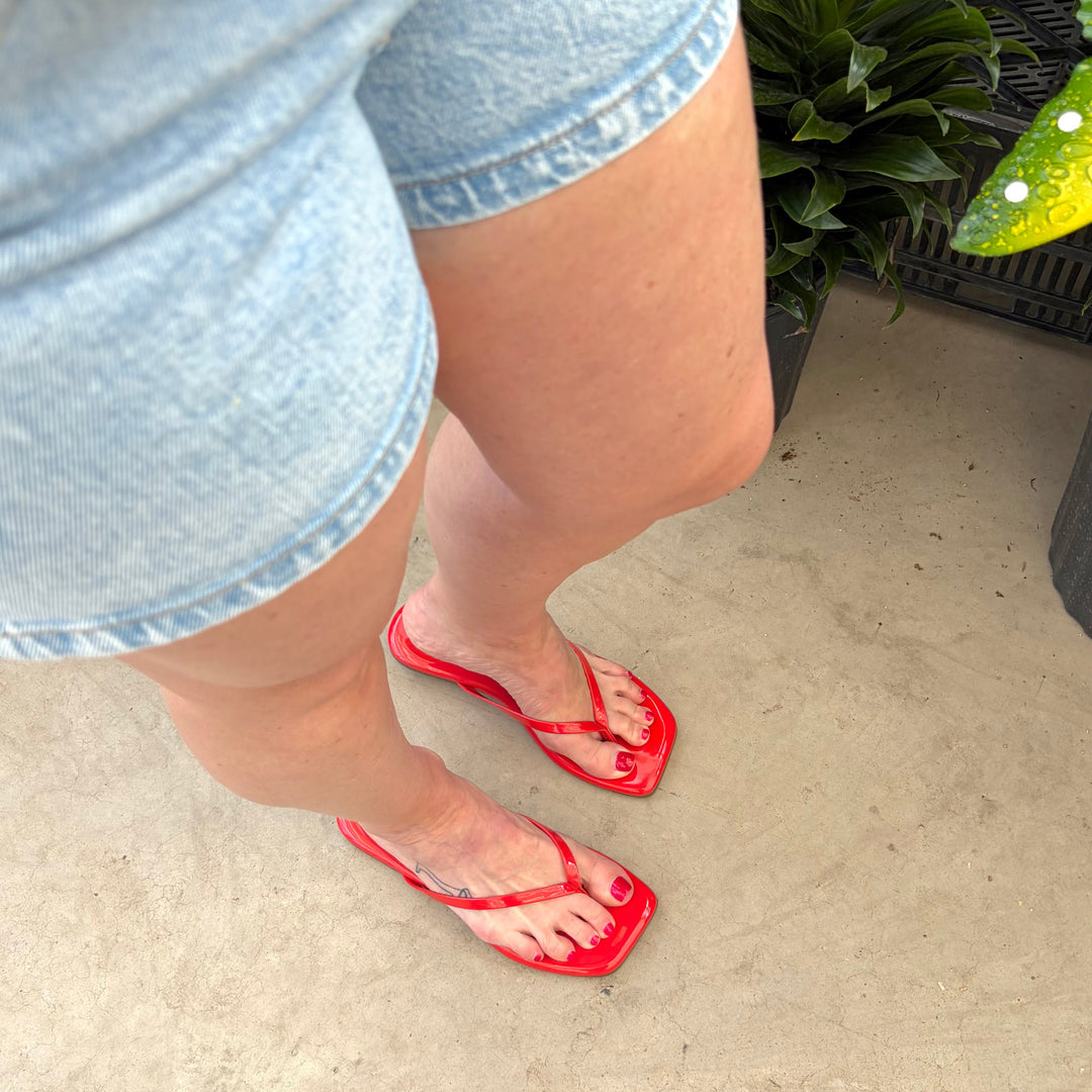 TKEES - LILY SQUARE TOE THONG SANDAL IN RED GLOSS LEATHER