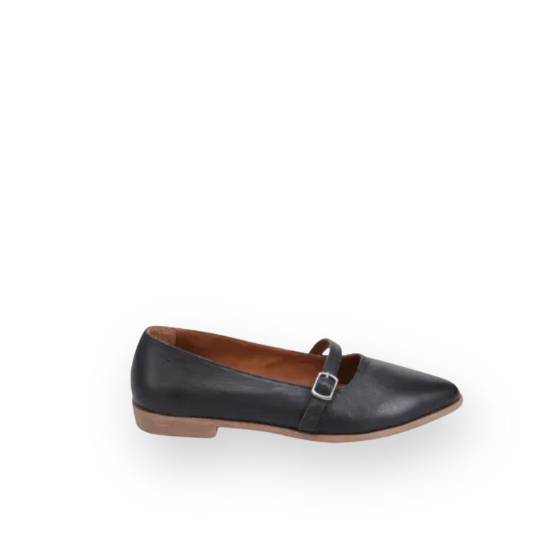 BUENO - BOBBI FLAT IN BLACK LEATHER