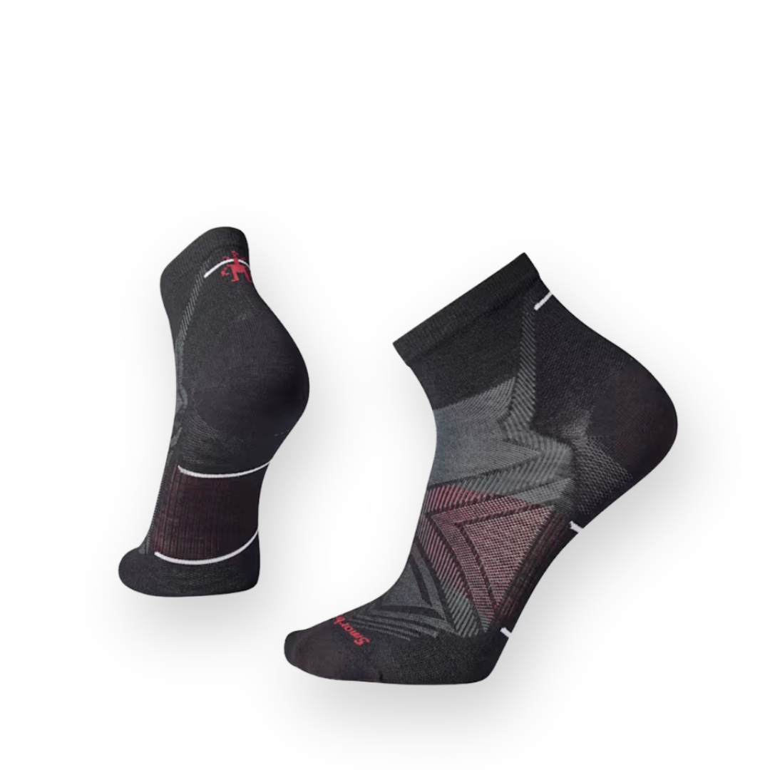 SMARTWOOL - RUN ZERO CUSHION ANKLE SOCKS IN BLACK