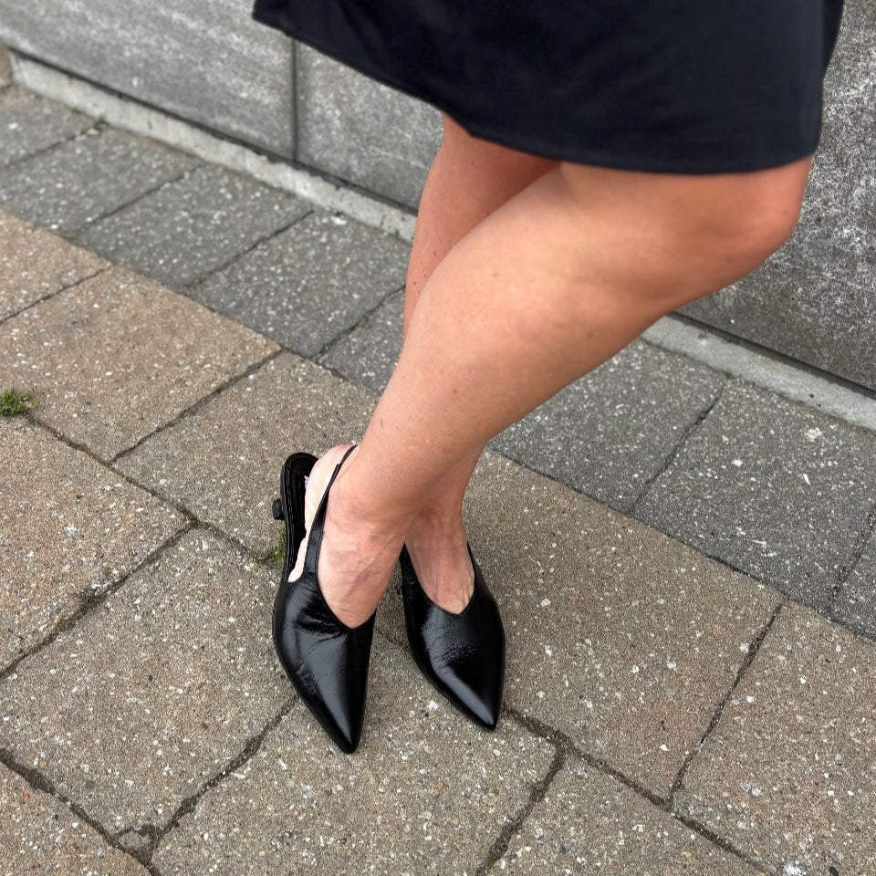 ALOHAS - EROS SLINGBACK PUMP IN BLACK LEATHER