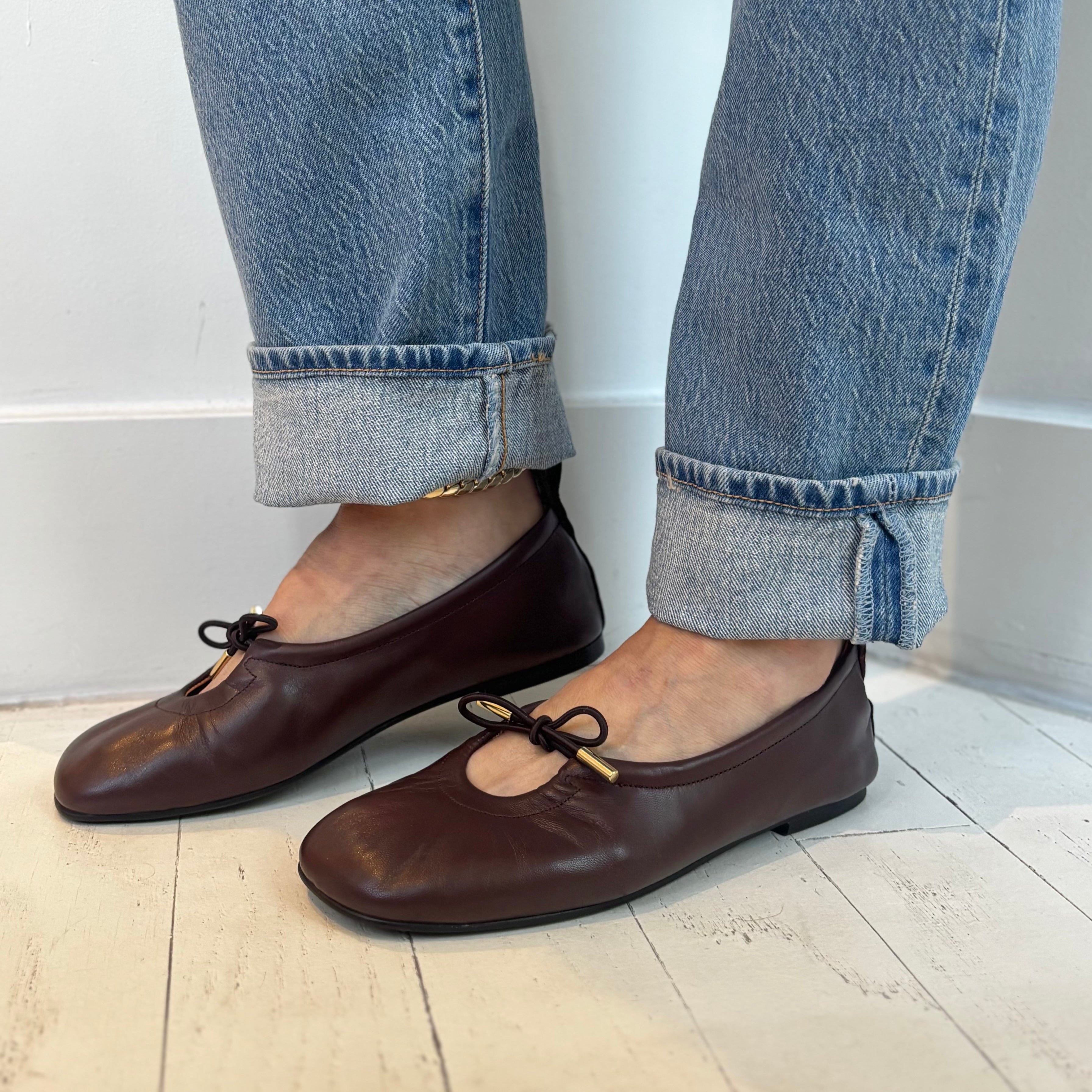 ALOHAS - ROSALIND FLAT IN CHOCOLATE BROWN LEATHER – the