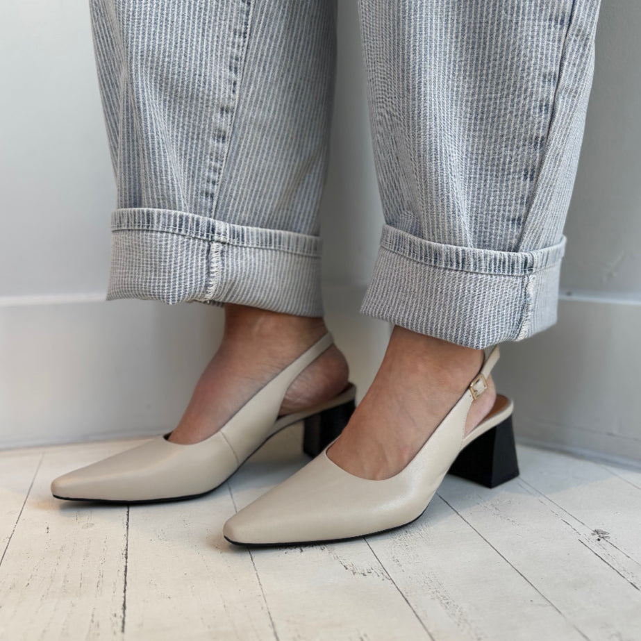 VAGABOND SHOEMAKERS - ALTEA SLINGBACK PUMP IN OFF WHITE LEATHER