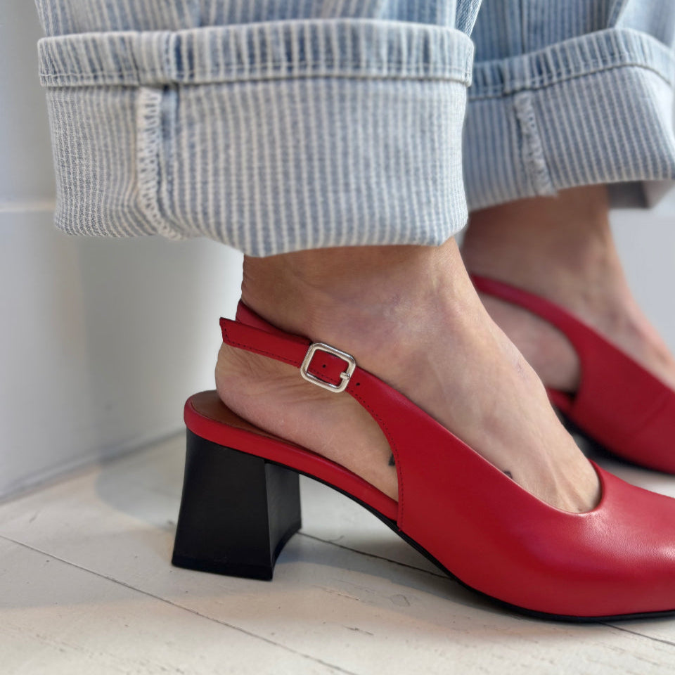 VAGABOND SHOEMAKERS - ALTEA SLINGBACK PUMP IN RED LEATHER