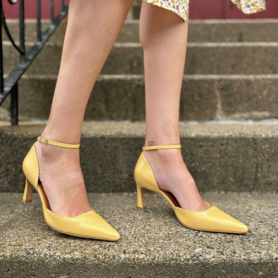 ANGEL ALARCON - HALLE PUMP IN YELLOW LEATHER