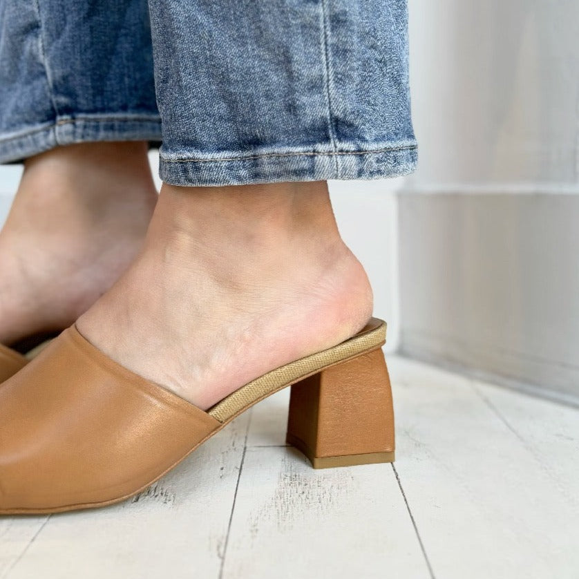 ANGEL ALARCON - RADY HEELED SANDAL IN TAN LEATHER