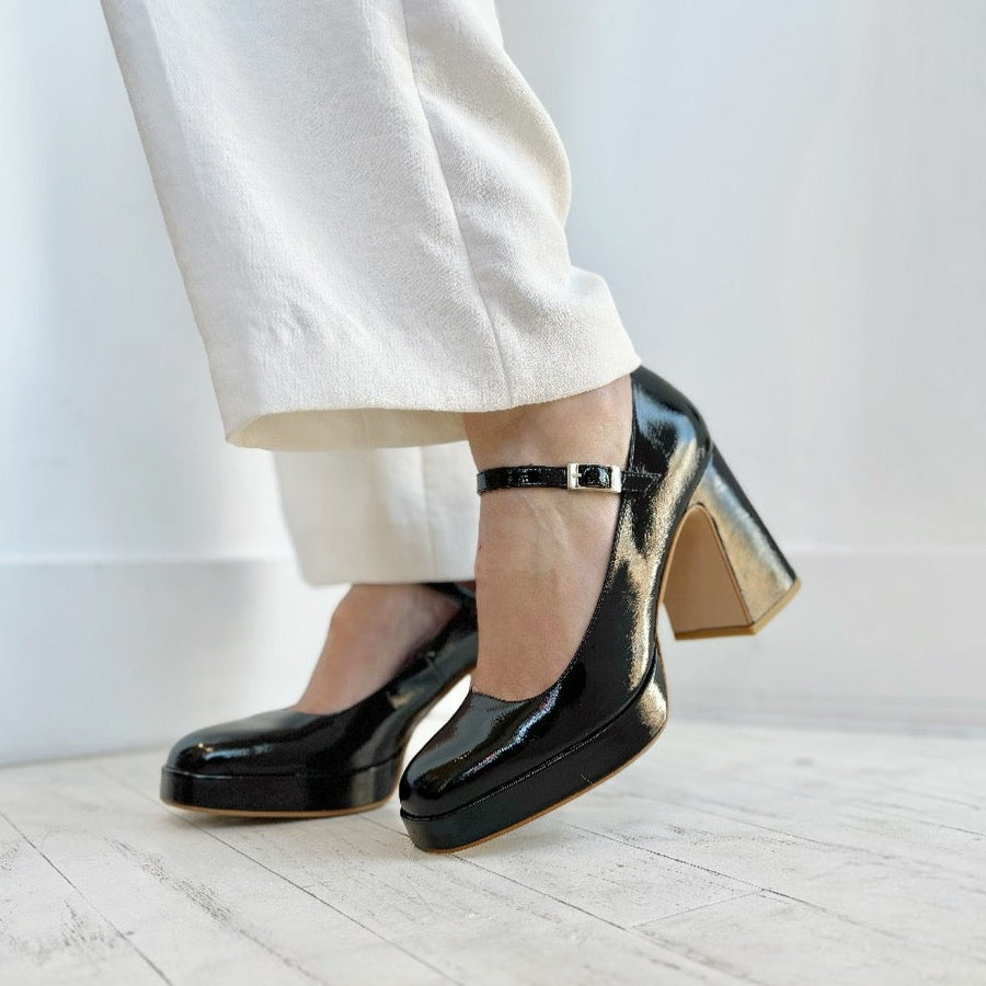 ANGEL ALARCON - SAKIA MARY-JANE IN BLACK PATENT LEATHER