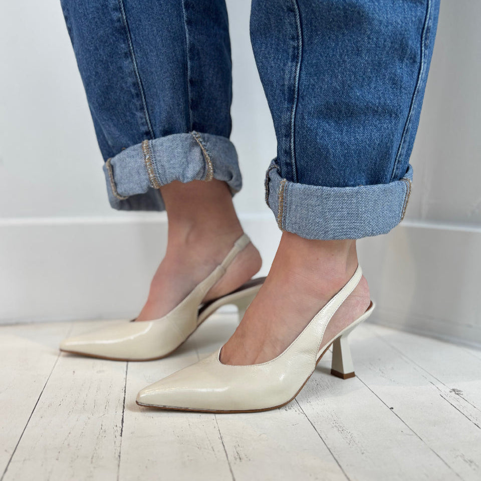 ANGEL ALARCON - MALLORY SLINGBACK PUMP IN VANILLA LEATHER