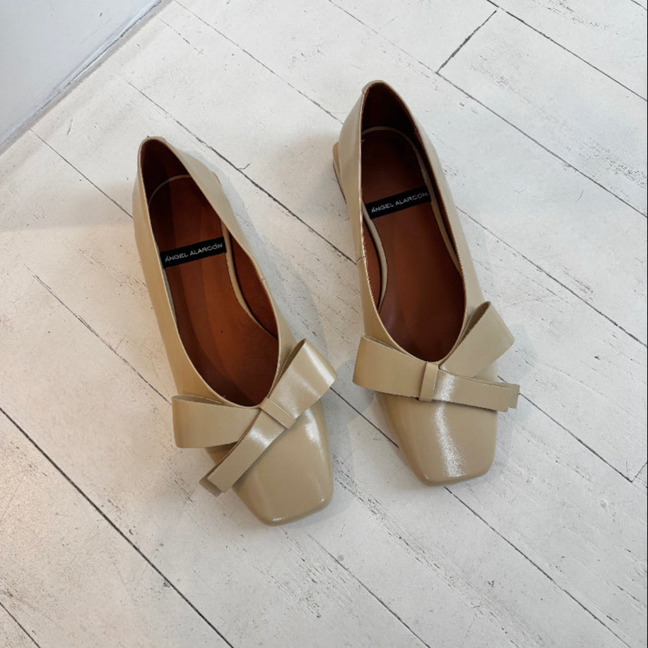 ANGEL ALARCON - ROSE FLAT IN CHAMPAGNE LEATHER