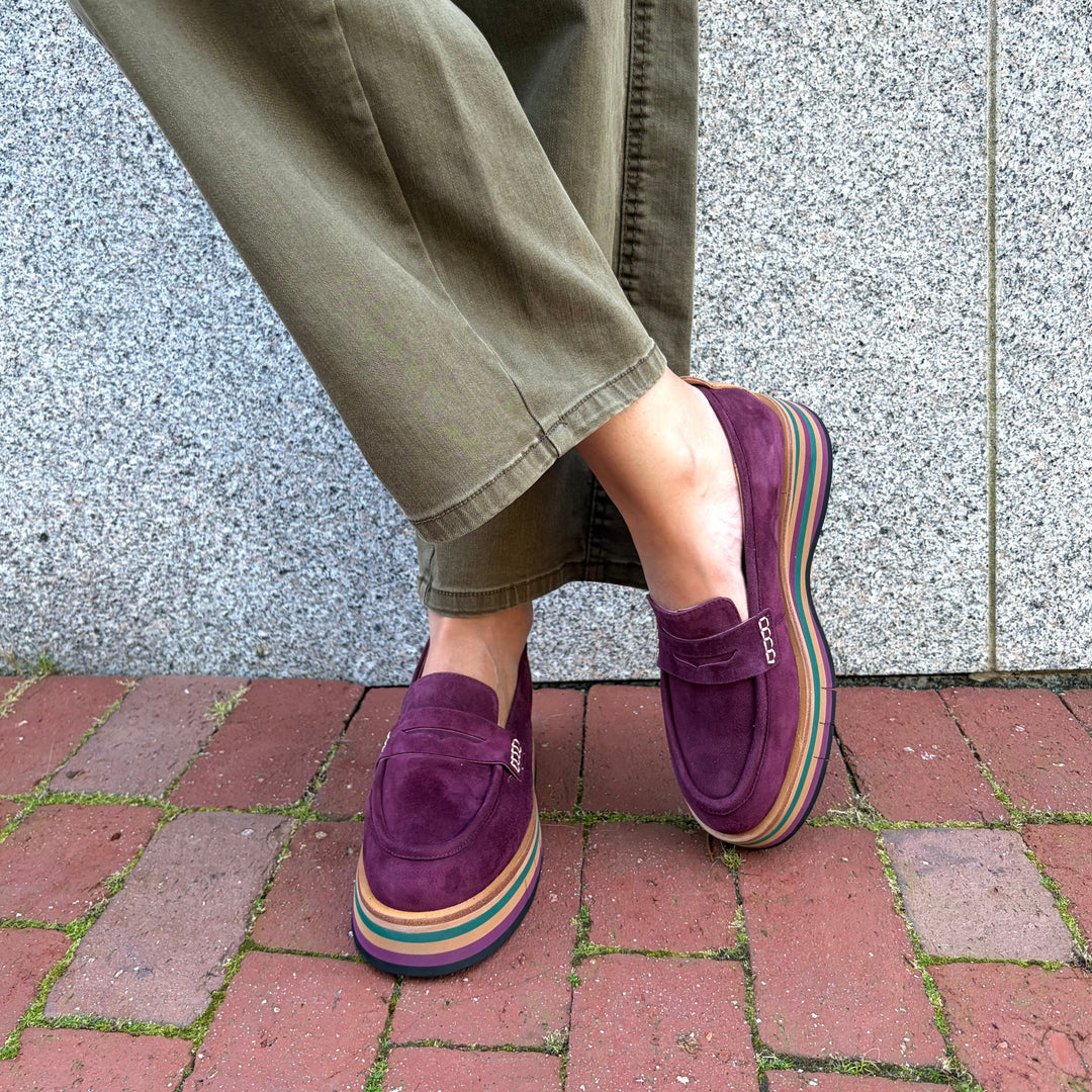 DJANGO & JULIETTE - GLAMMS PLATFORM LOAFER IN BORDO SUEDE