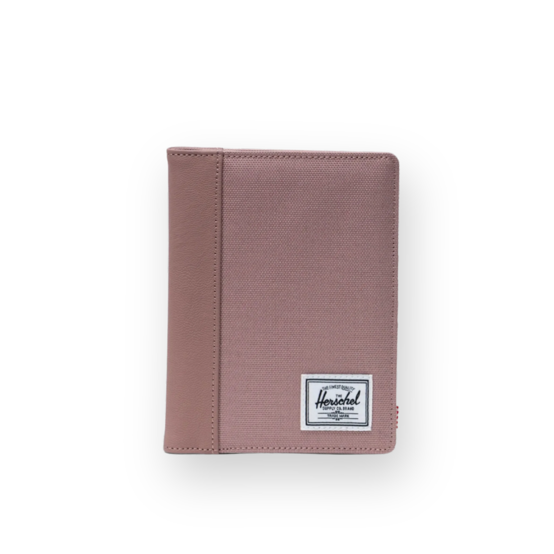 HERSCHEL - RAYNOR PASSPORT HOLDER IN ASH ROSE