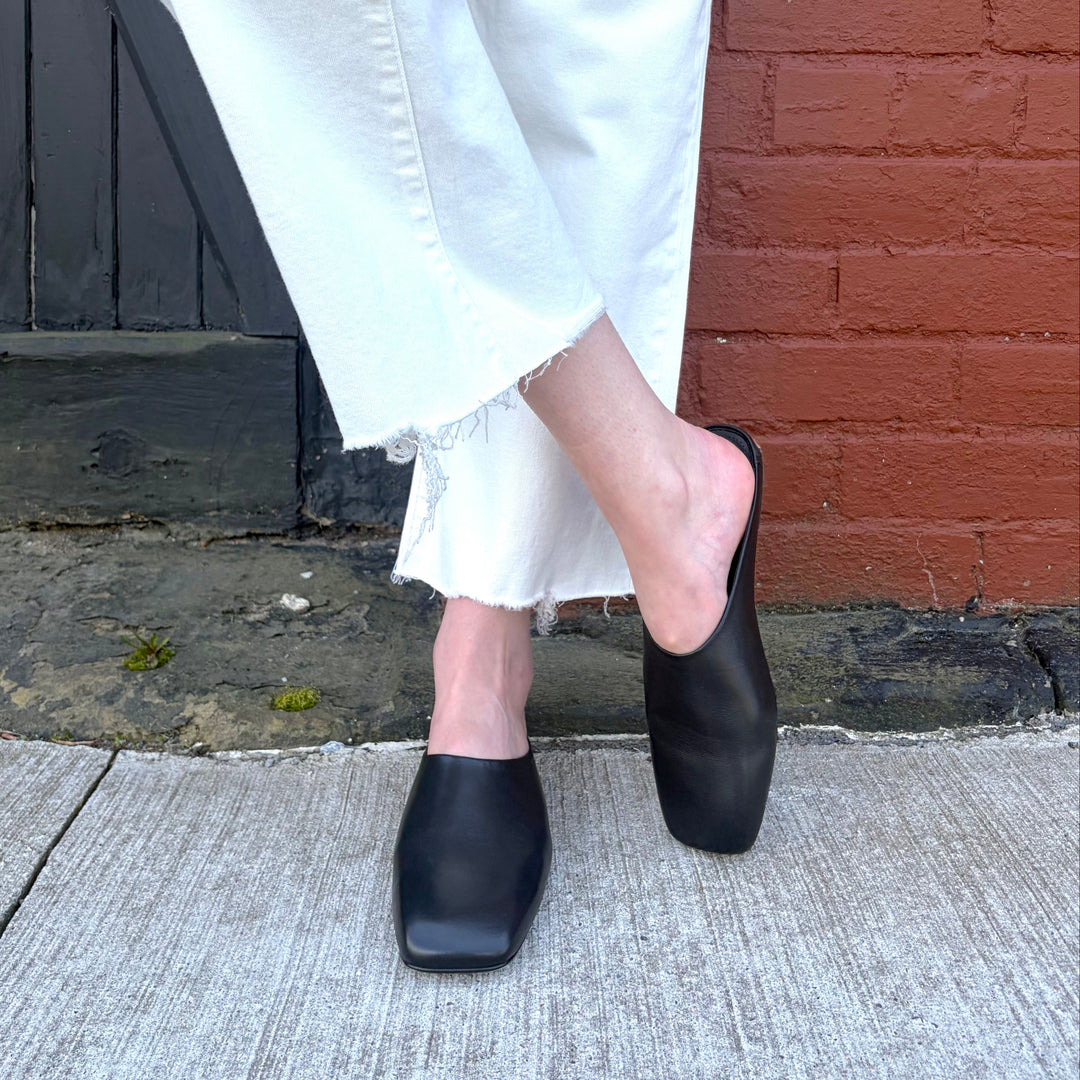 MOLLINI - BEELS MULE IN BLACK LEATHER