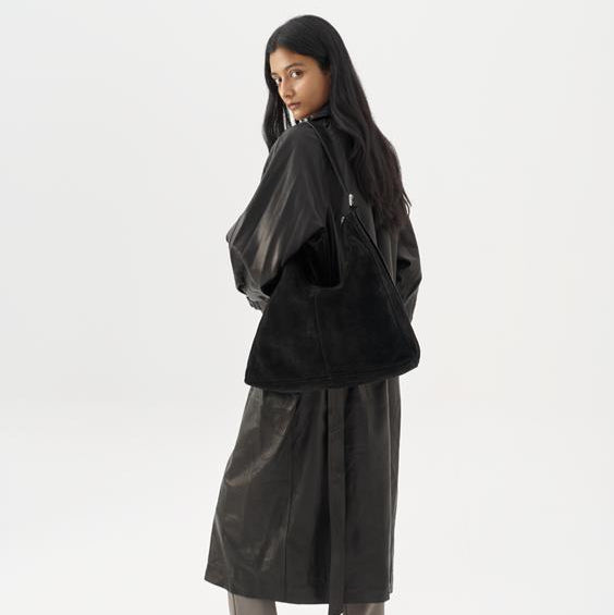 VAGABOND SHOEMAKERS - HILO BAG IN BLACK SUEDE