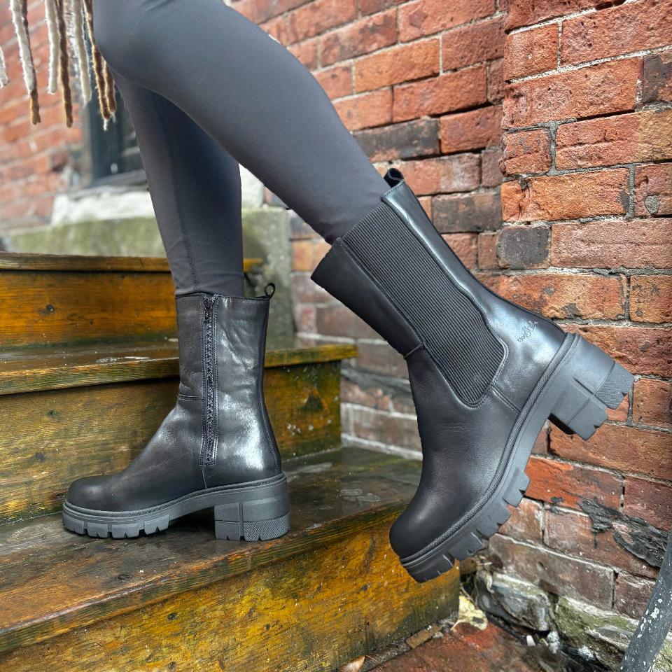 BOS & CO - BRUNAS BOOT IN BLACK LEATHER
