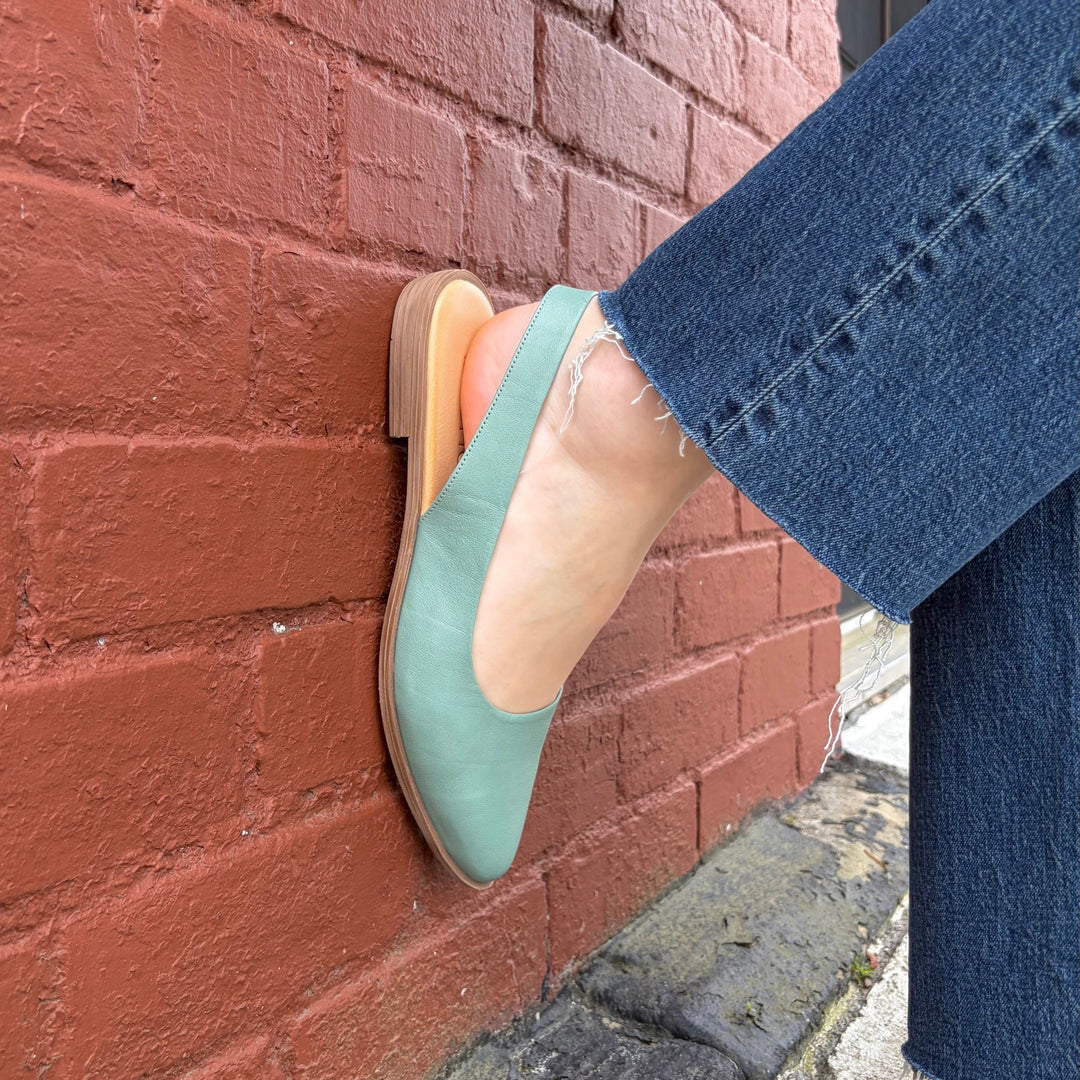 BUENO - BRONX SLINGBACK FLAT IN SEAFOAM LEATHER
