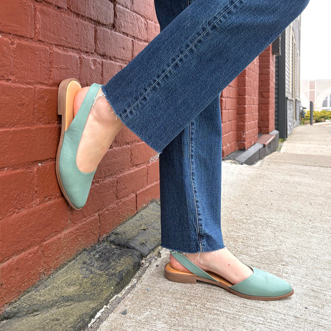 BUENO - BRONX SLINGBACK FLAT IN SEAFOAM LEATHER