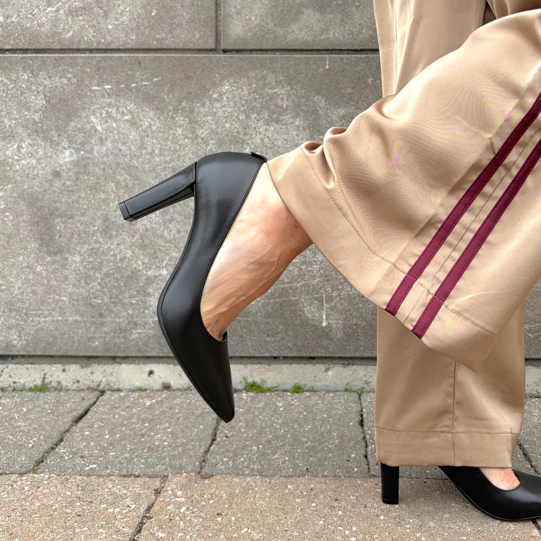 MICHAEL KORS - MILLY FLEX PUMP IN BLACK LEATHER