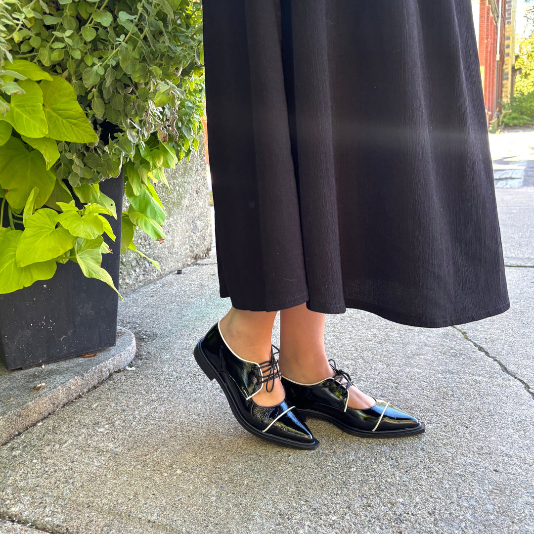 ATELIERS - CAROLINA LACE UP FLAT IN BLACK PATENT LEATHER