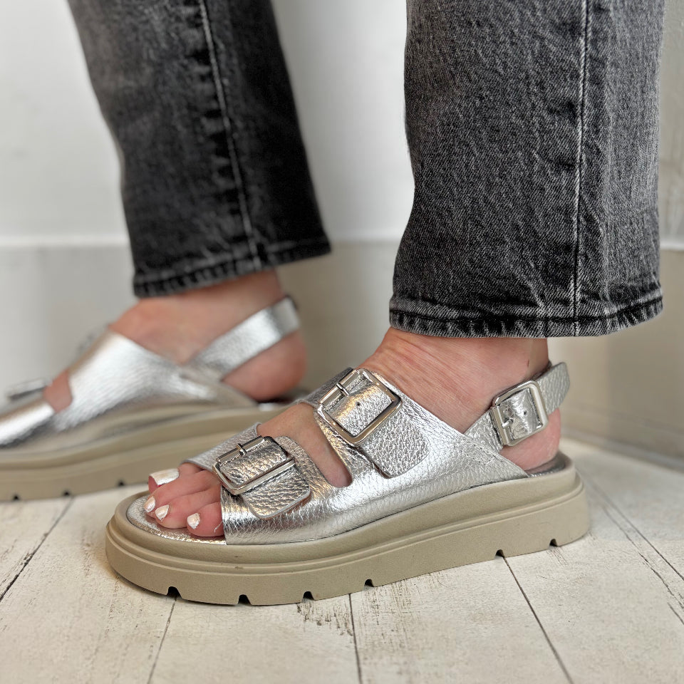 ATELIERS - CANDACE SANDAL IN SILVER LEATHER