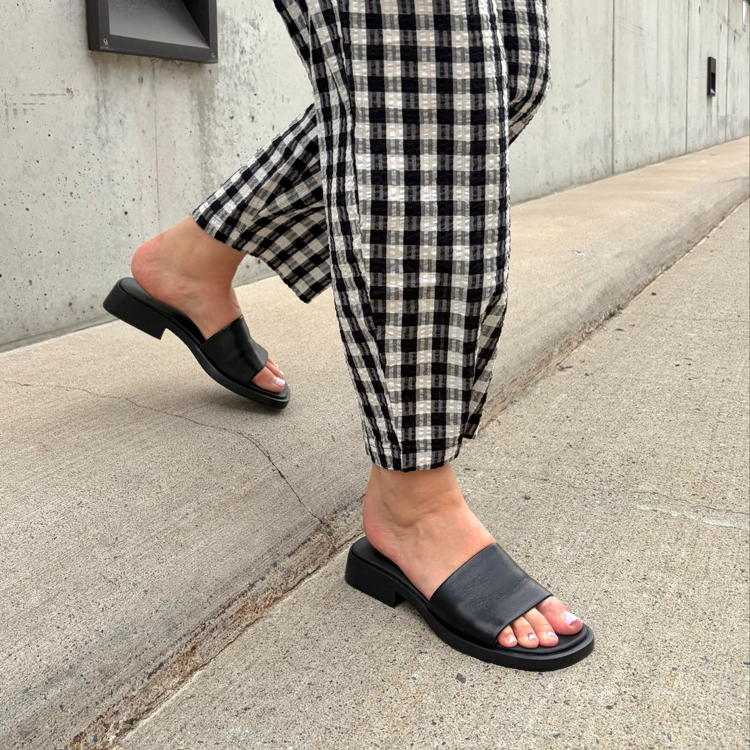 CAMPER - DANA SLIDE SANDAL K201740-001 IN BLACK LEATHER