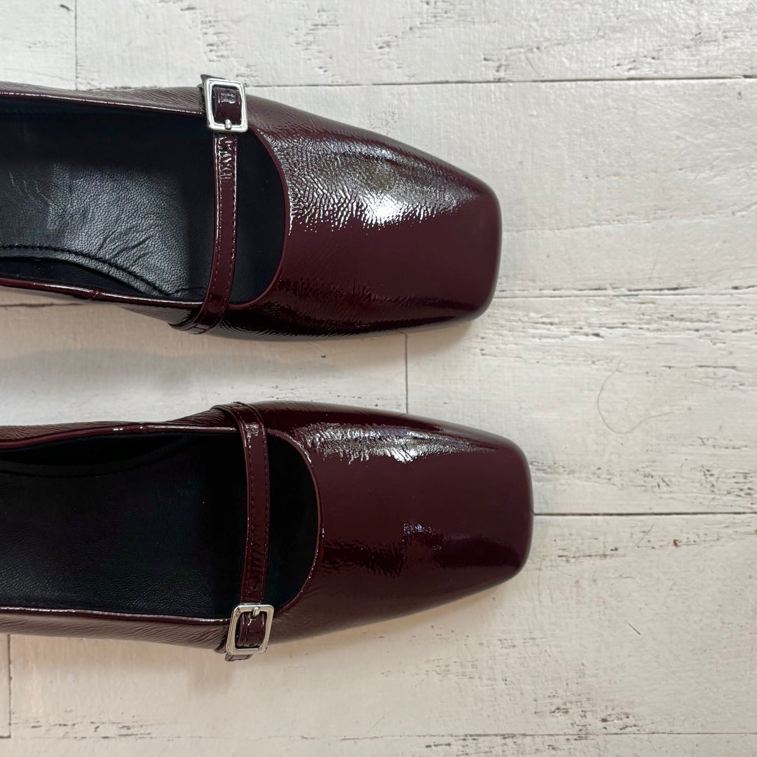 VAGABOND SHOEMAKERS - DEBBI MARY-JANE PUMP IN CHERRY PATENT LEATHER