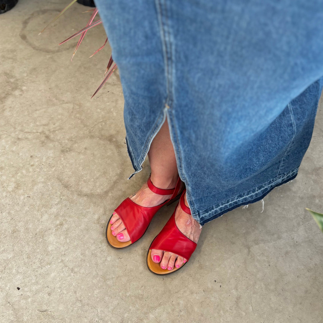 MIZ MOOZ - DELPHINA SANDAL IN RED LEATHER