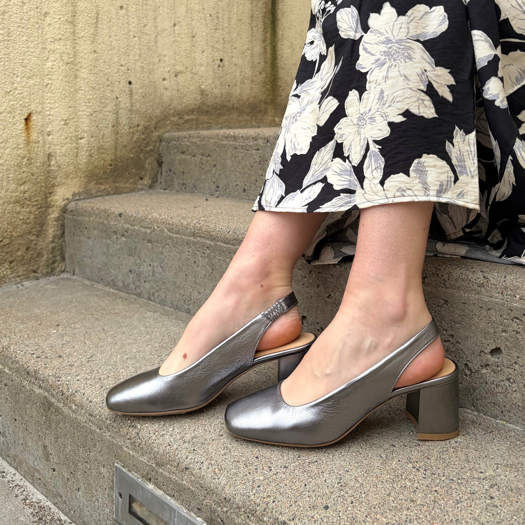 BUENO - DOVE SLINGBACK PUMP IN METALLIC PEWTER LEATHER