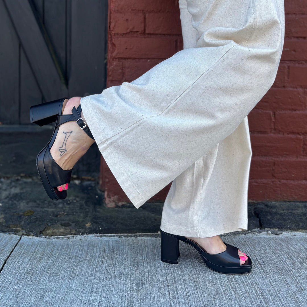 ATELIERS - ERICA HEELED SANDAL IN BLACK LEATHER