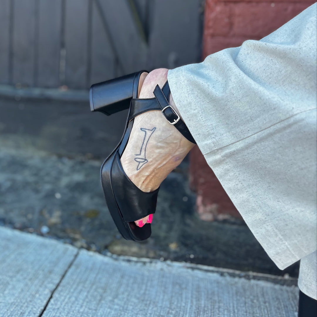 ATELIERS - ERICA HEELED SANDAL IN BLACK LEATHER