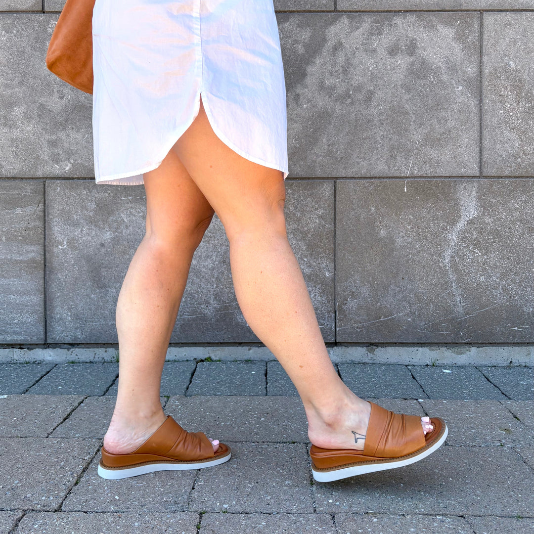 MIZ MOOZ - ERIN SANDAL IN BRANDY LEATHER