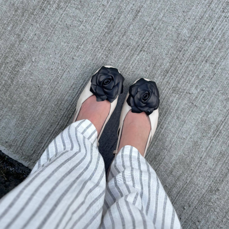 ANGEL ALARCON - FLORENCE SLINGBACK PUMP IN IVORY/BLACK LEATHER
