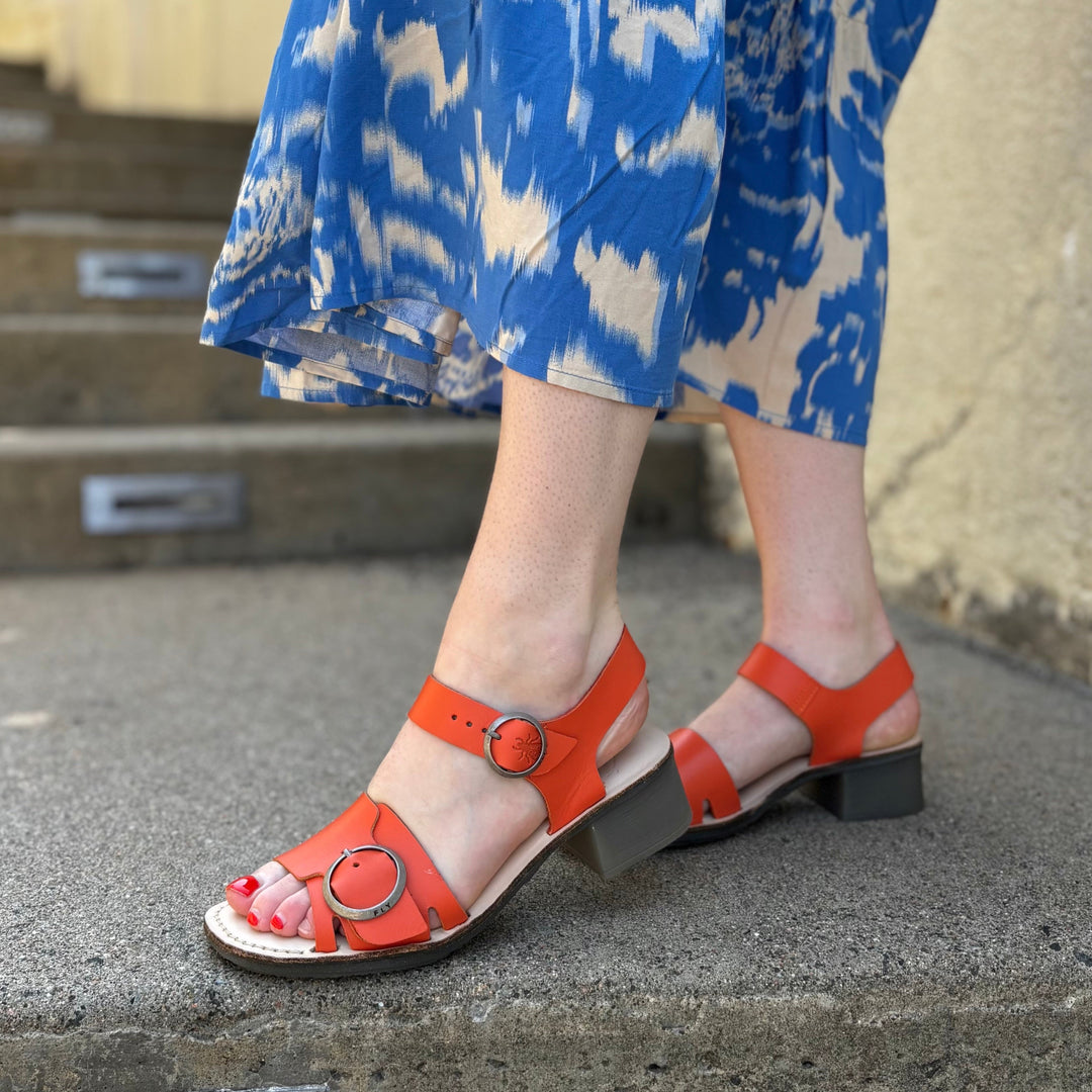 FLY LONDON - EBLI SANDAL IN ORANGE LEATHER