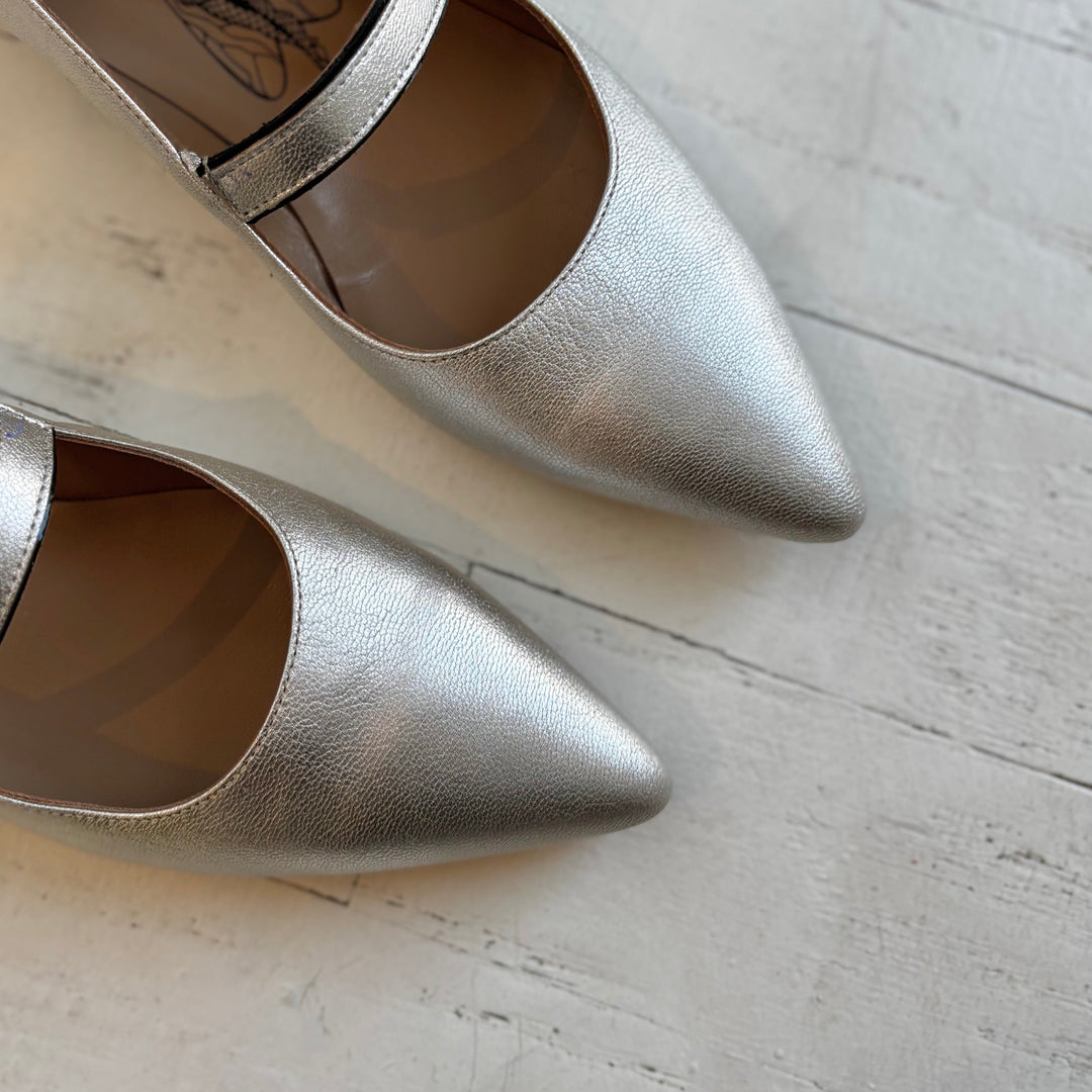 FLY LONDON - SULN MARY-JANE FLAT IN SILVER METALLIC LEATHER