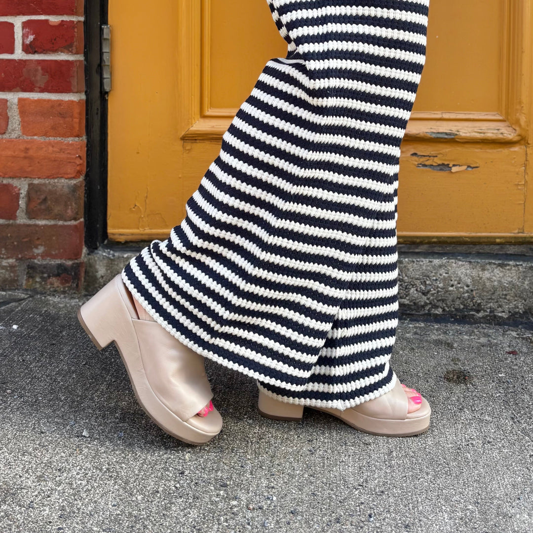 MIZ MOOZ - GWEN SANDAL IN CREAM LEATHER