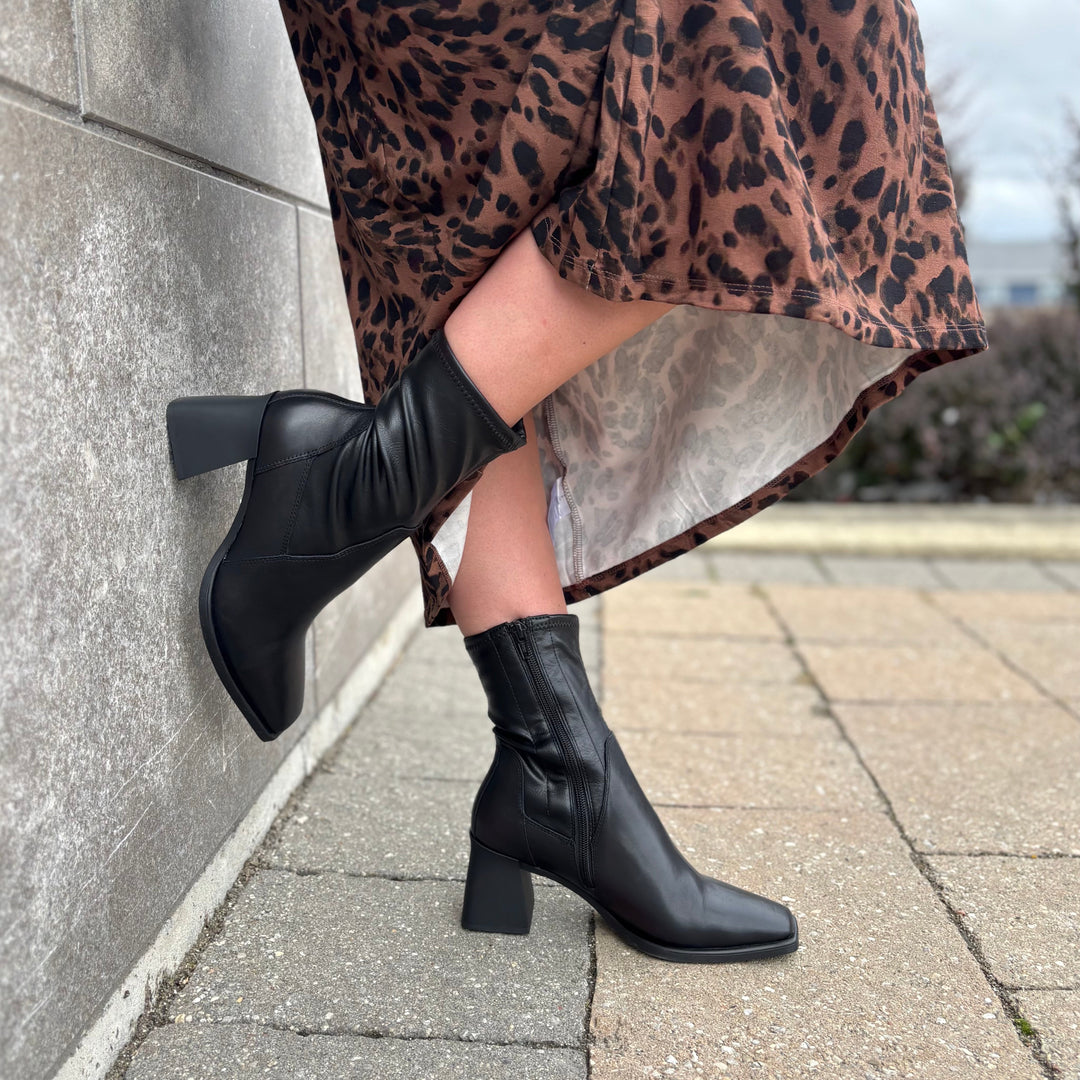 VAGABOND SHOEMAKERS - HEDDA SOCK TOP BOOT IN BLACK LEATHER