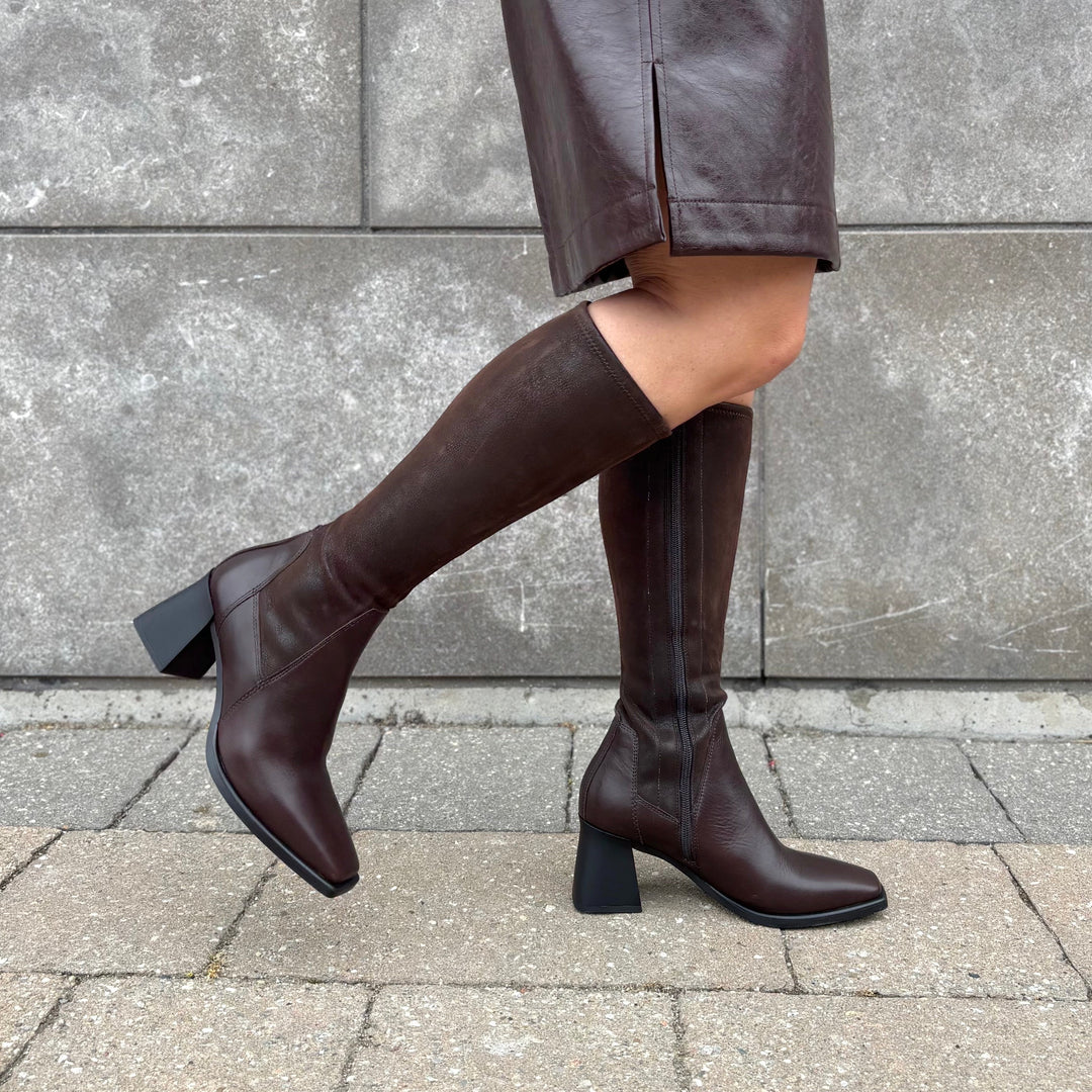 VAGABOND SHOEMAKERS - HEDDA TALL BOOT IN BROWN LEATHER