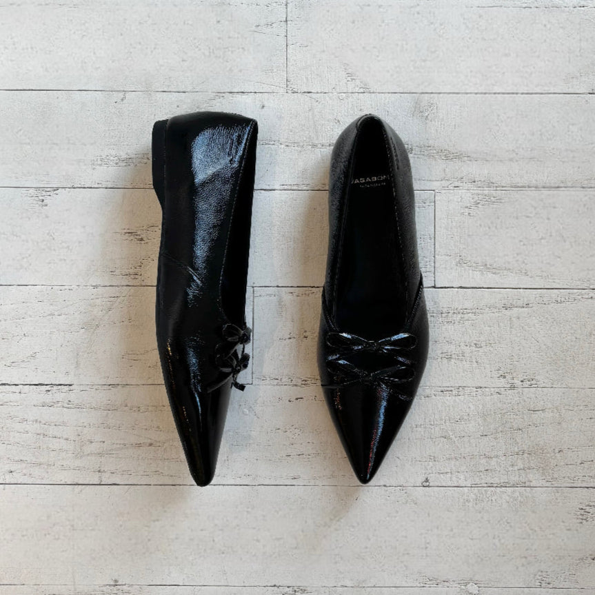 VAGABOND SHOEMAKERS - HERMINE FLAT IN BLACK PATENT LEATHER