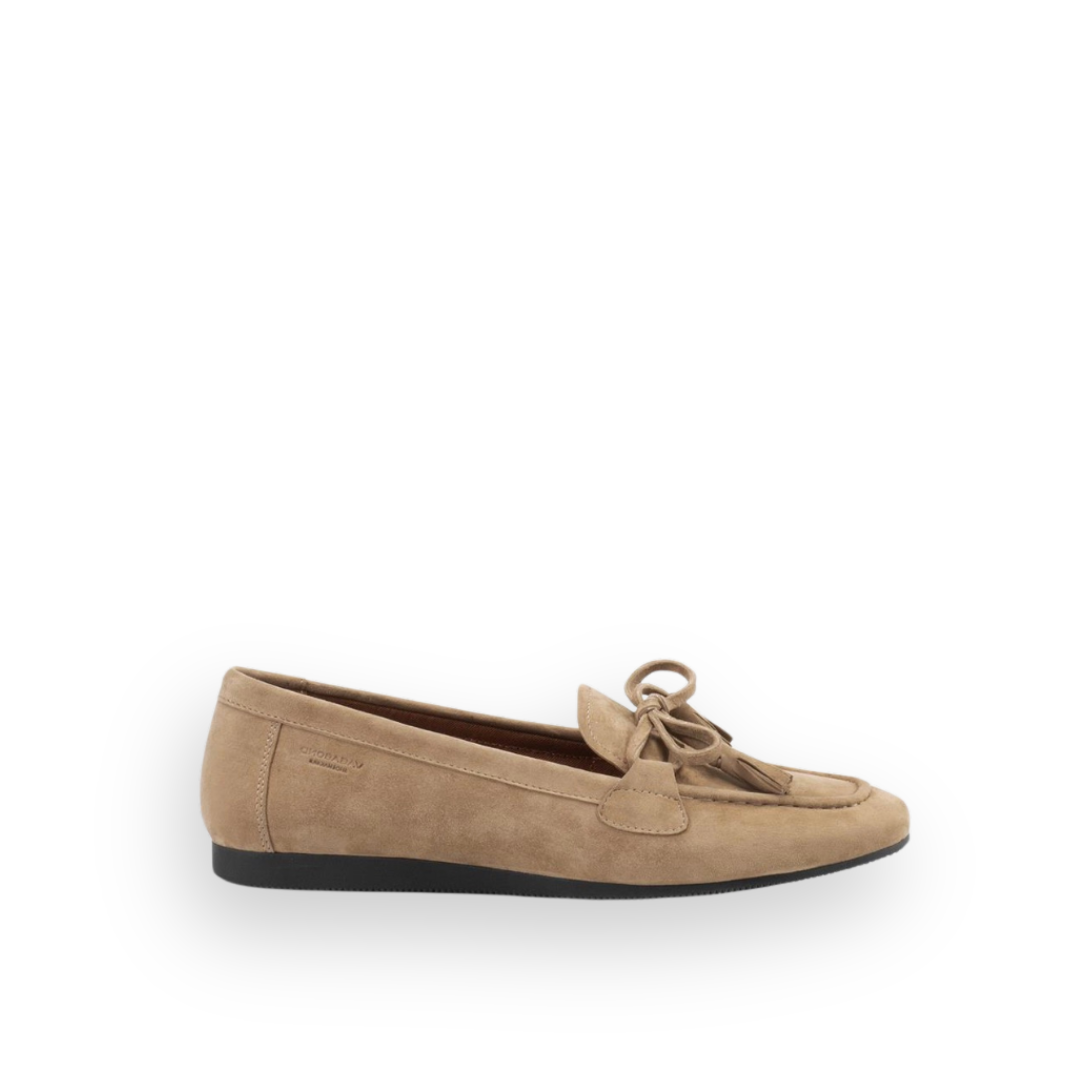 VAGABOND SHOEMAKERS - HILLARY TASSEL BOAT SHOE IN NOUGAT SUEDE