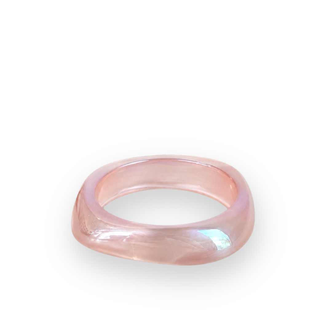 ICONIC MI - SUMMER GEOMETRIC BANGLE IN LIGHT PINK ACRYLIC